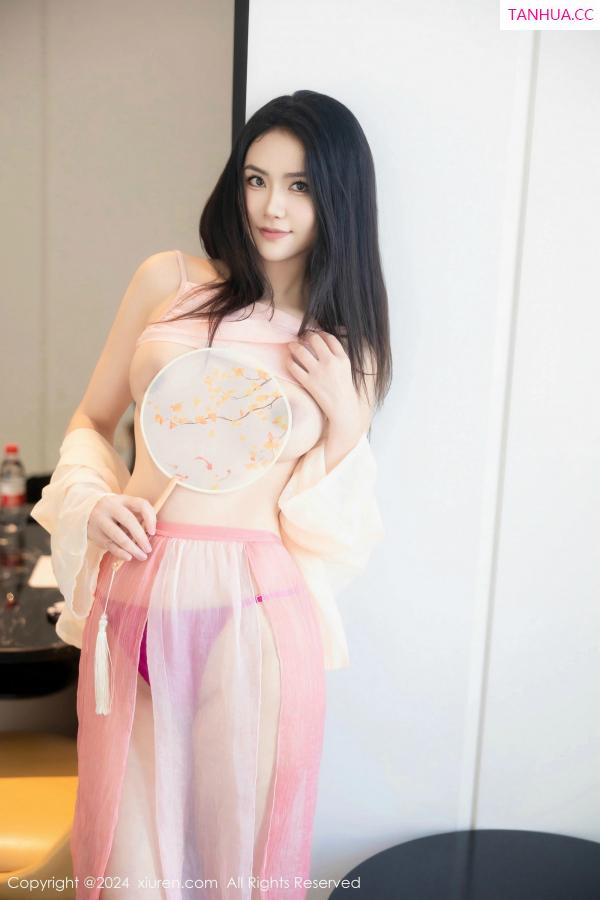 方子萱  [XiuRen]高清写真图 2024.12.03 No.9542 方子萱 古装美腿第23张图片